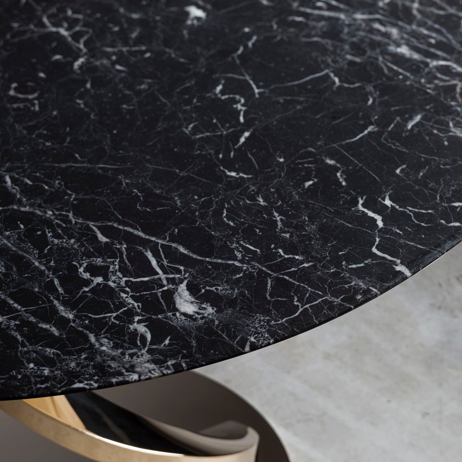 Обеденный стол Wave Dining Table - Black Marquinia & Gold — Villari, кадр 2